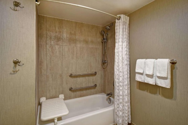 Embassy Suites By Hilton Hotel Montgomery-Conference Center image 26